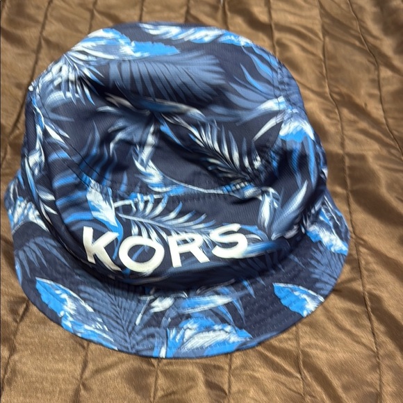 KORS hat - Picture 1 of 4